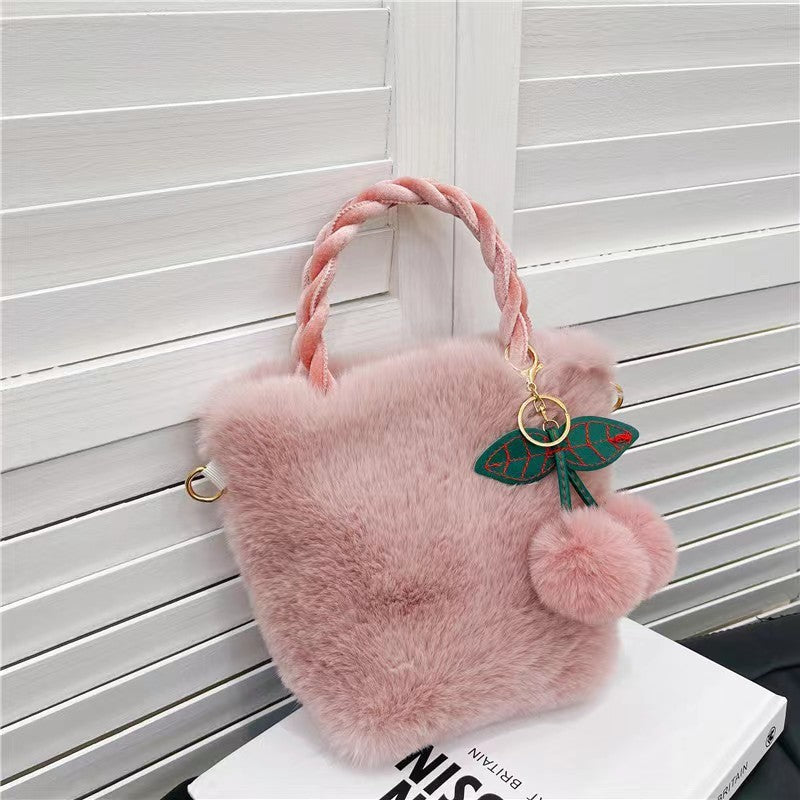 Large Capacity Plush Bag High Quality Soft Plush Travel Bucket Bag New Luxury Plush Tote Bag for Winter